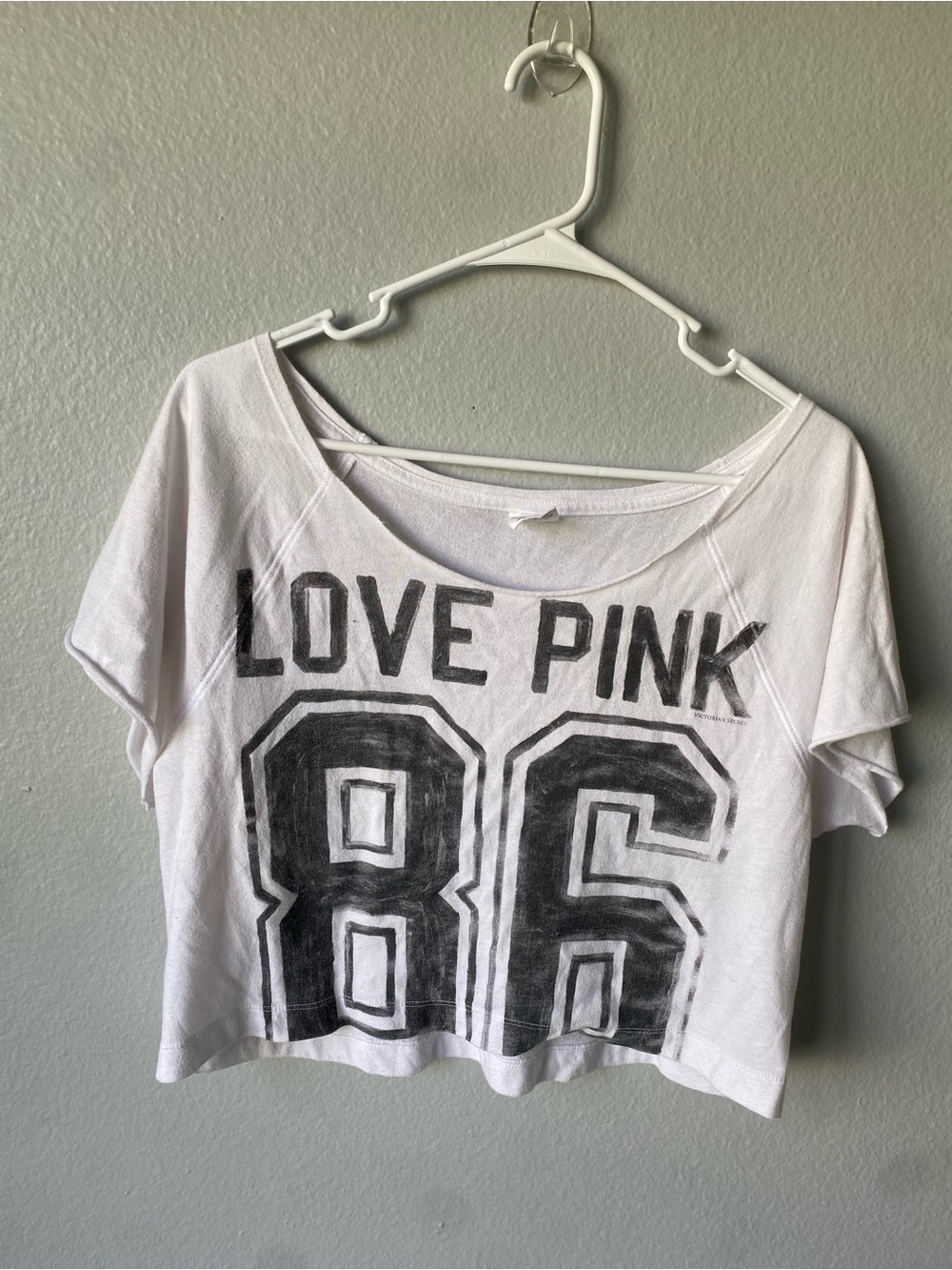 PINK Victoria's Secret Love Pink 86 Cropped Boxy Tee White Crop Top Size M NWOT